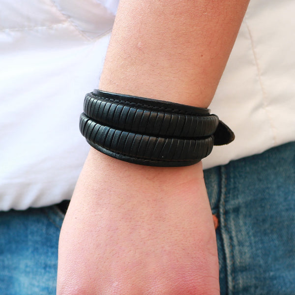 Unisex male female leather wristband adjustable bracelet strap black