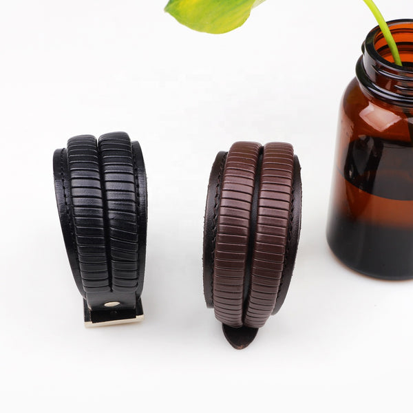 Unisex male female leather wristband adjustable bracelet strap black brown