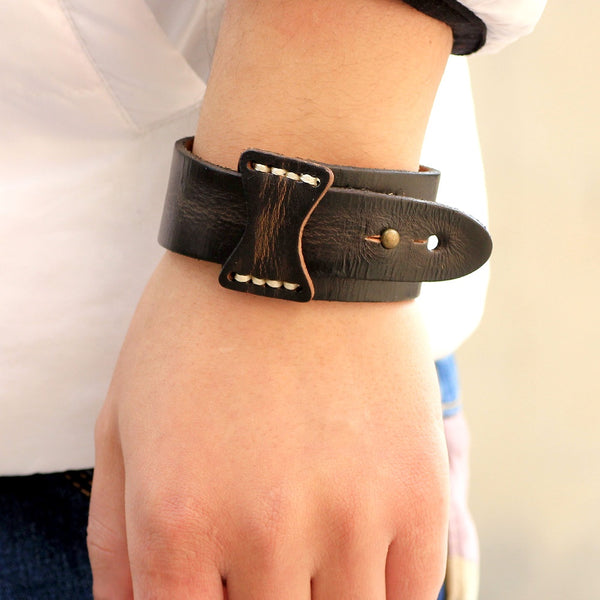 Unisex male female leather wristband adjustable bracelet strap brown