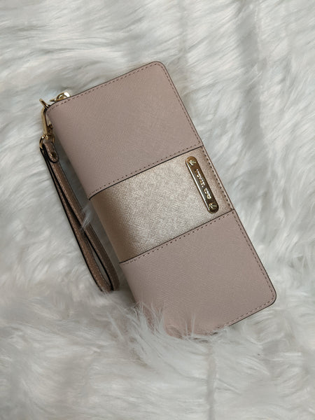 Authentic Michael Kors wallet is 100% genuine leather